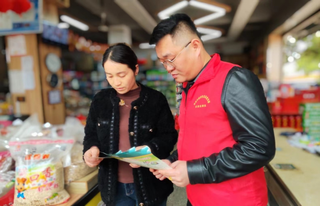 給零售戶發傳單.jpg