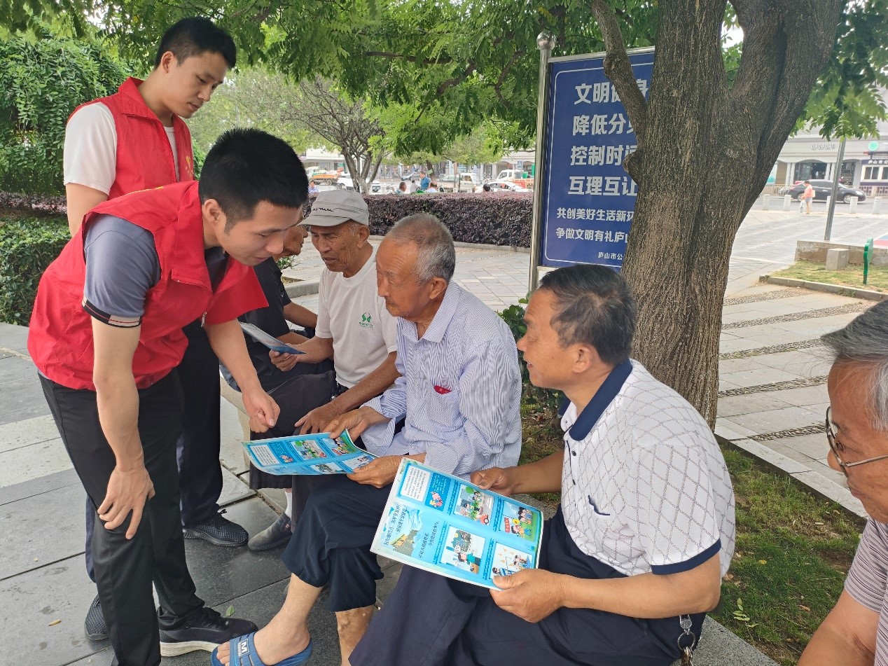 為民服務解難題   志愿服務暖人心3.jpg