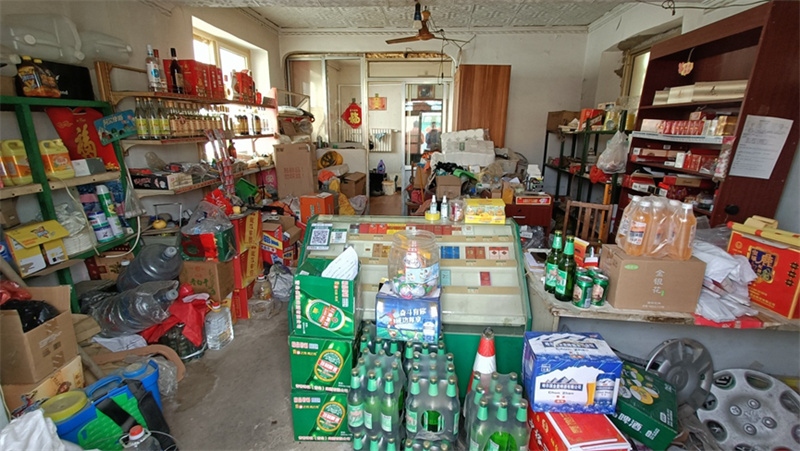 圖為整理前商店布局及商品陳列情況