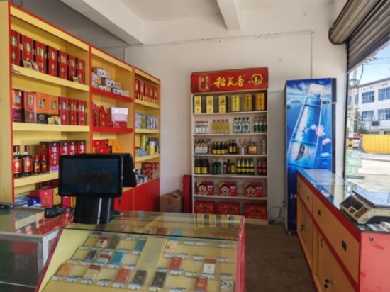 圖為客戶胡滿芹店鋪改造后的新環境